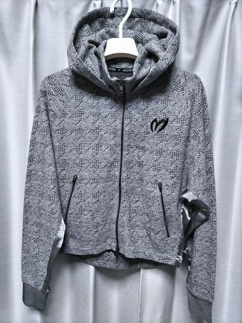 マスターバニー　クロップド パーカー グレー　23年モデル