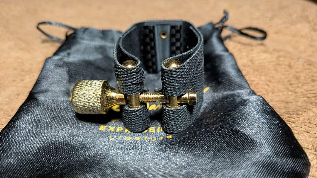 エディ・ダニエルズ エクスプレッションズ カーボンリガチャー バスクラリネット用