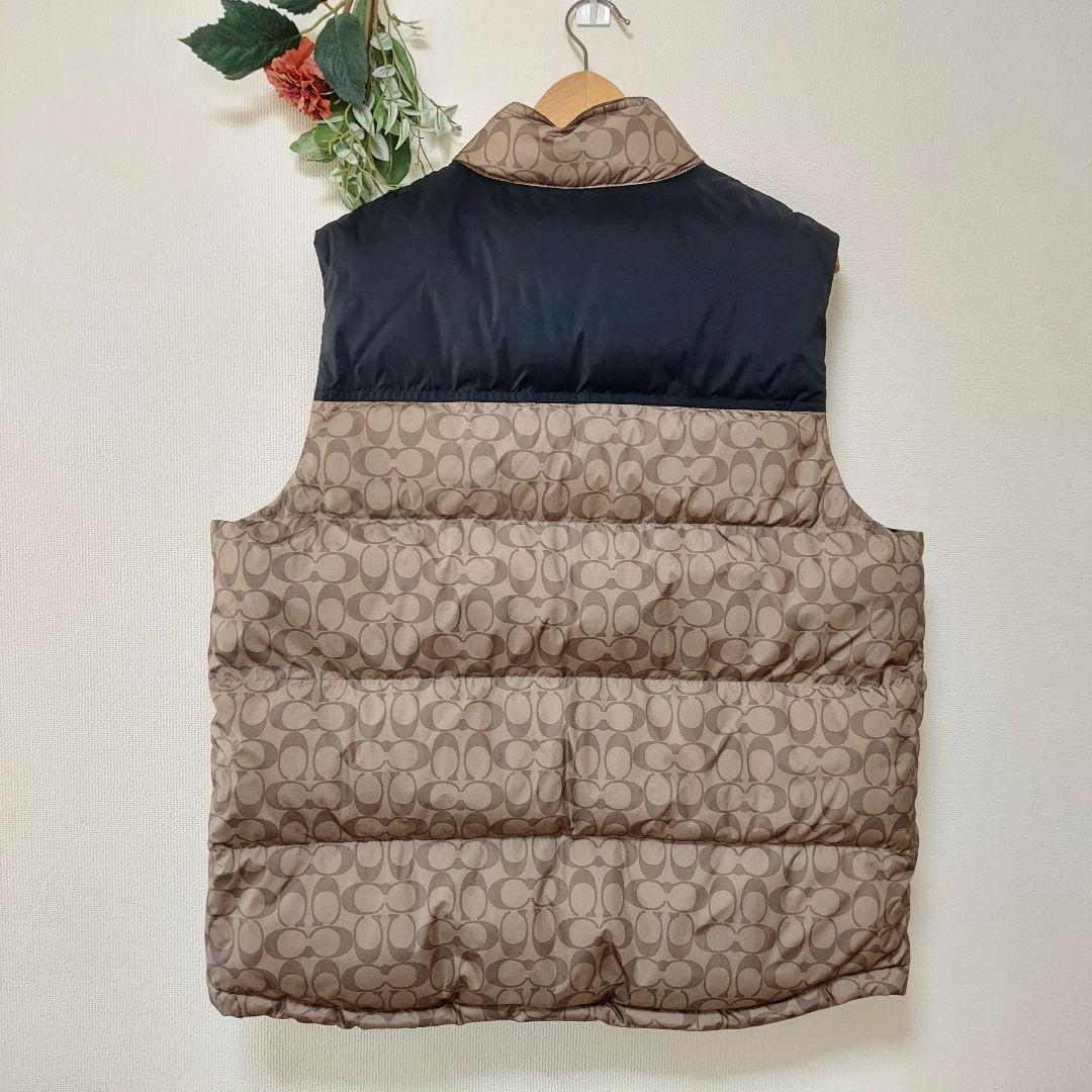 COACH ダウン ベスト 大きめ ベージュ ブラック シグネチャー ブラウン