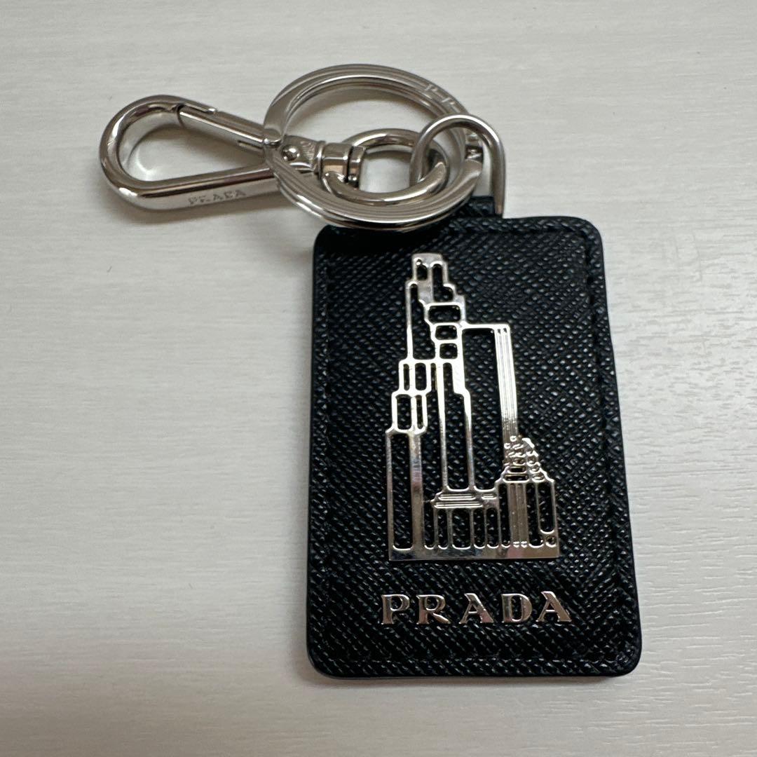 【正規品】【新品未使用】PRADA ブラックレザー キーホルダー
