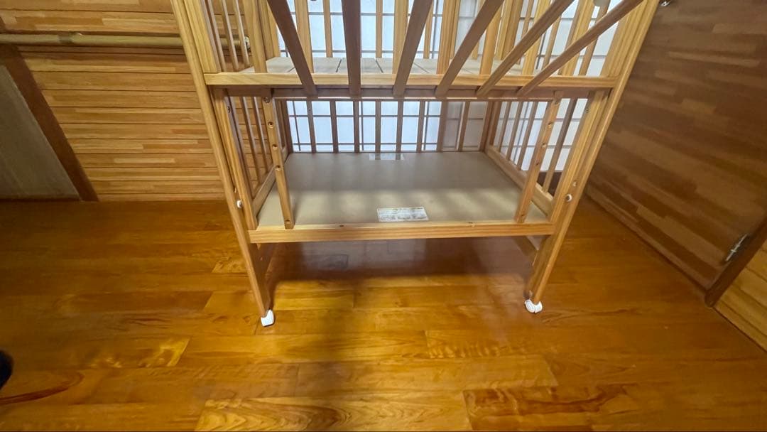 木製赤ちゃん用ベッド ハイシート