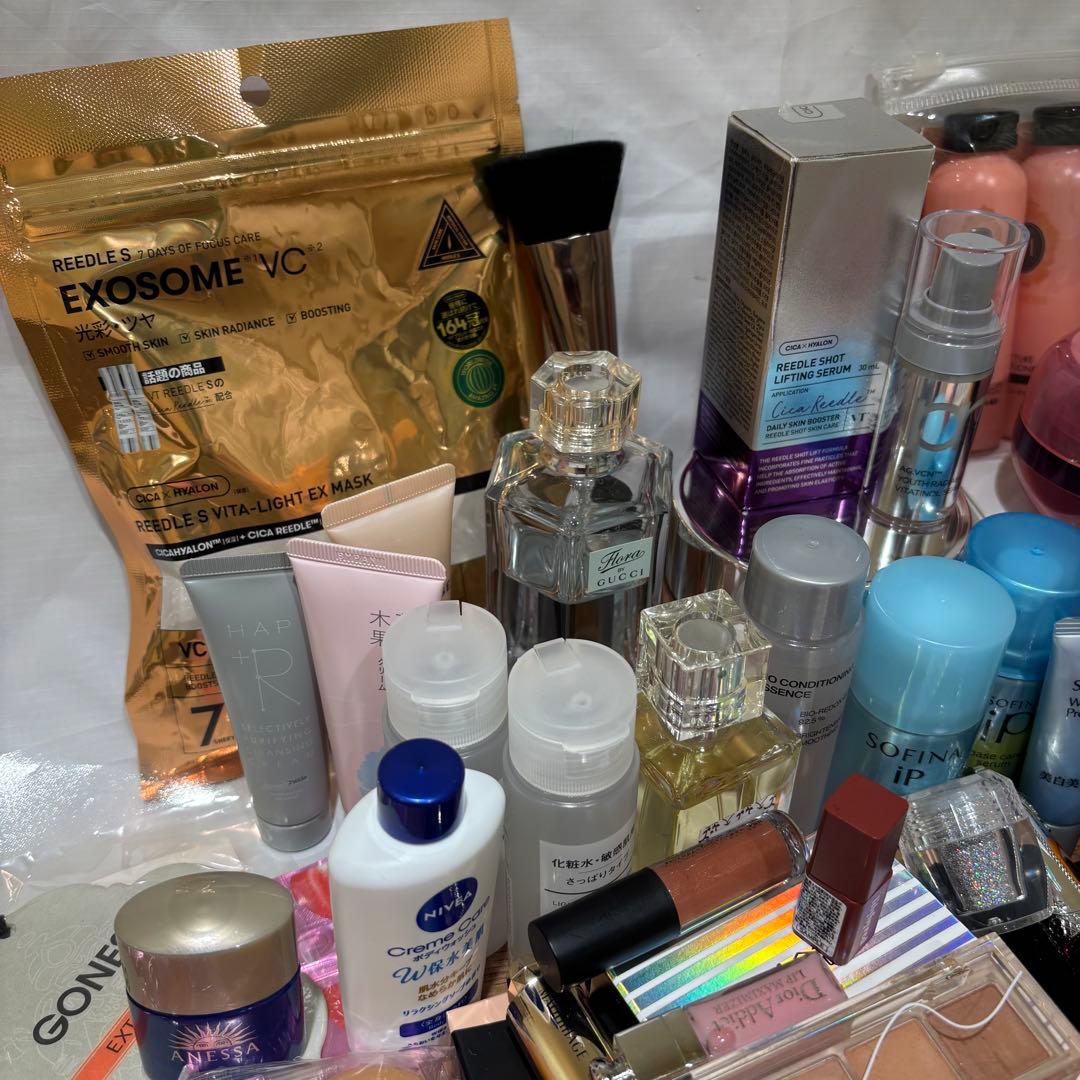 ♡コスメおまとめ(グッチ香水有、未使用コスメ、リップ多め）