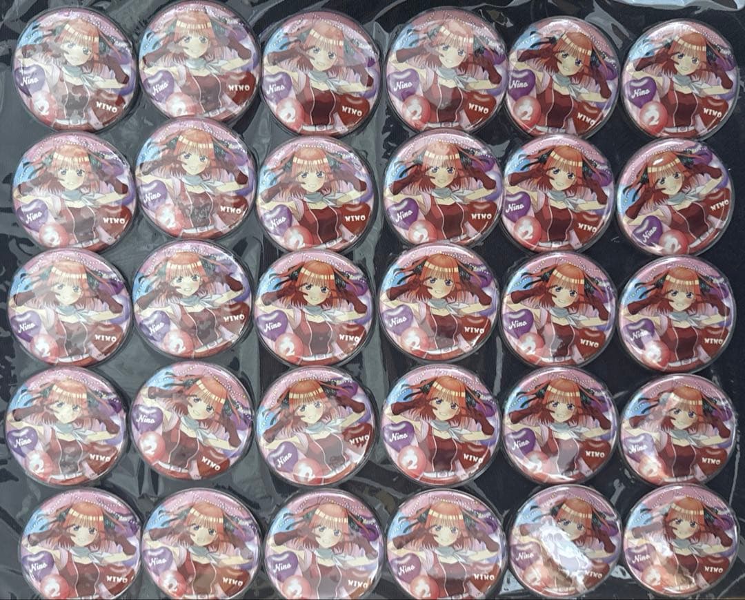 五等分の花嫁 中野二乃 ラブバケーション 缶バッジ30個 関連グッズ付き