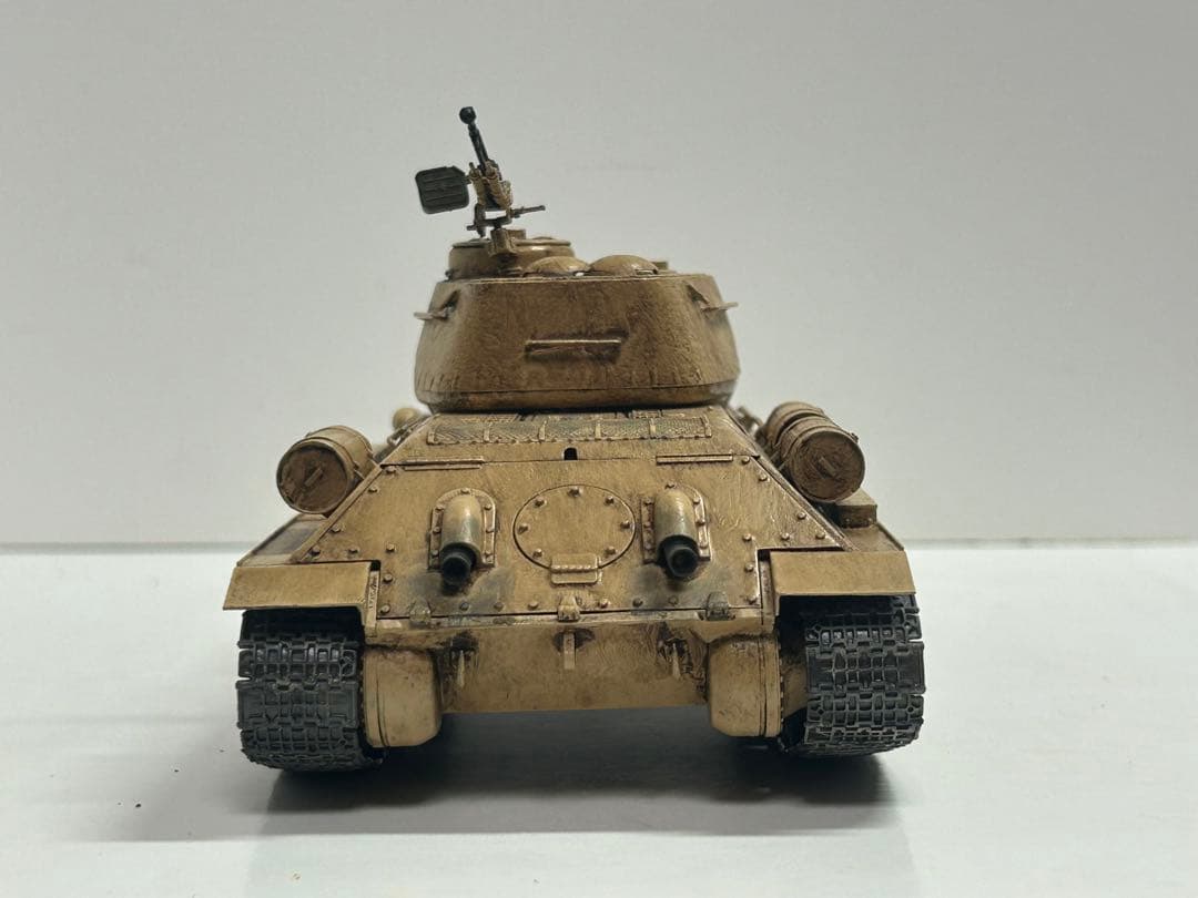タミヤ　1/35 T-34-85 完成品　エジプト　戦車　模型　プラモデル