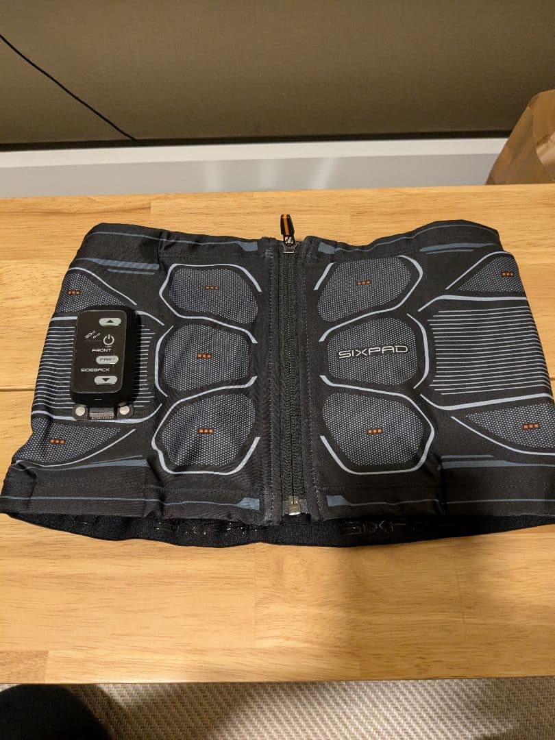 SIXPAD EMS腹部トレーニングベルト