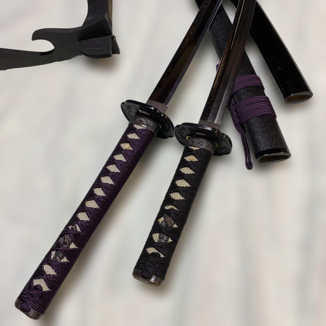 高級模造刀(明智光秀拵え)と脇差居合刀(2本刀掛台付) 紫柄と黒