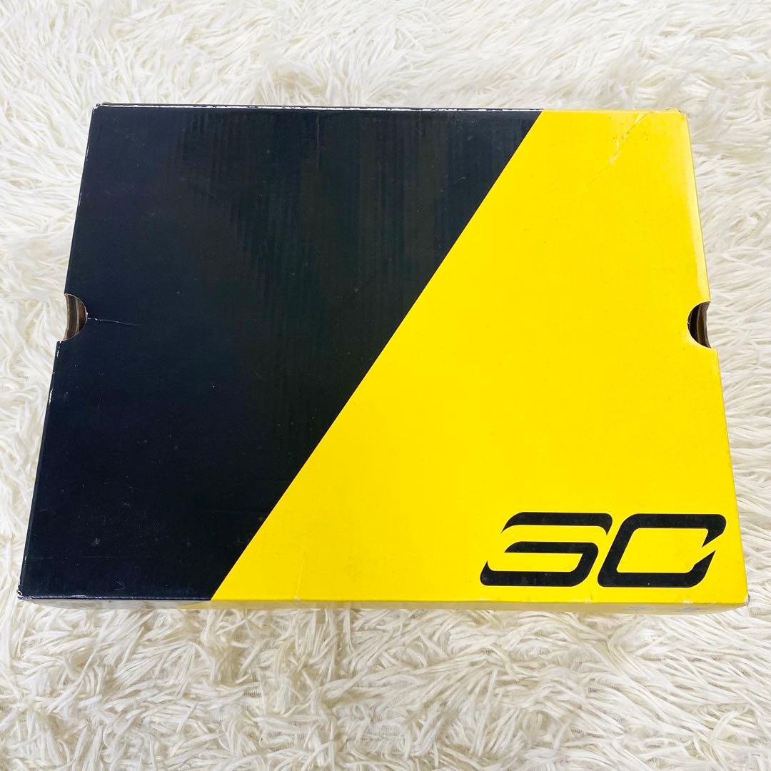 極美品　アンダーアーマー　バスケットシューズ　カリー　グレー　スニーカー　27㎝