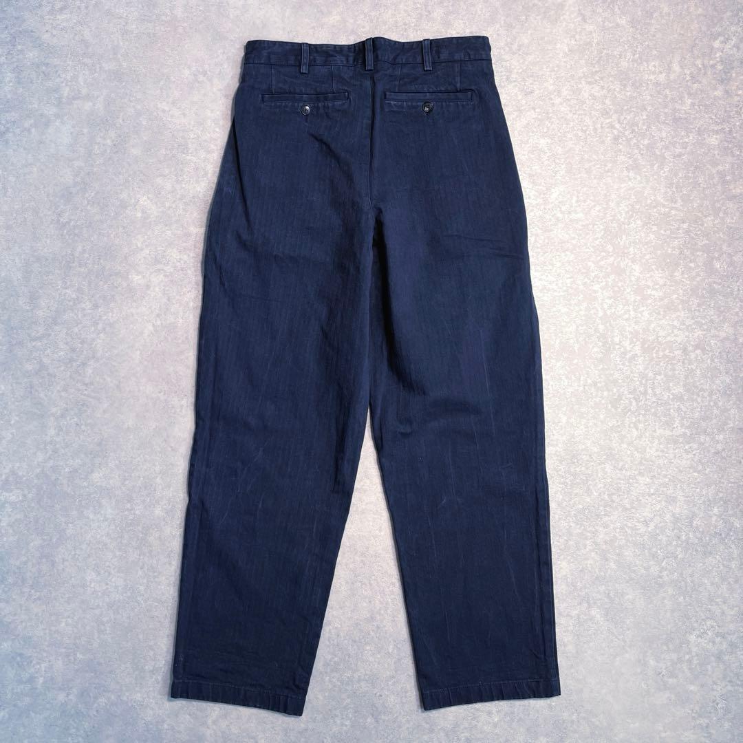 【美品】NOAH ノア ヘリンボーンプリーツチノパンツ ネイビー W30