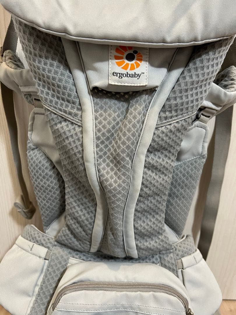 エルゴベビー　抱っこ紐　オムニブリーズ　グレー　灰色　メッシュ