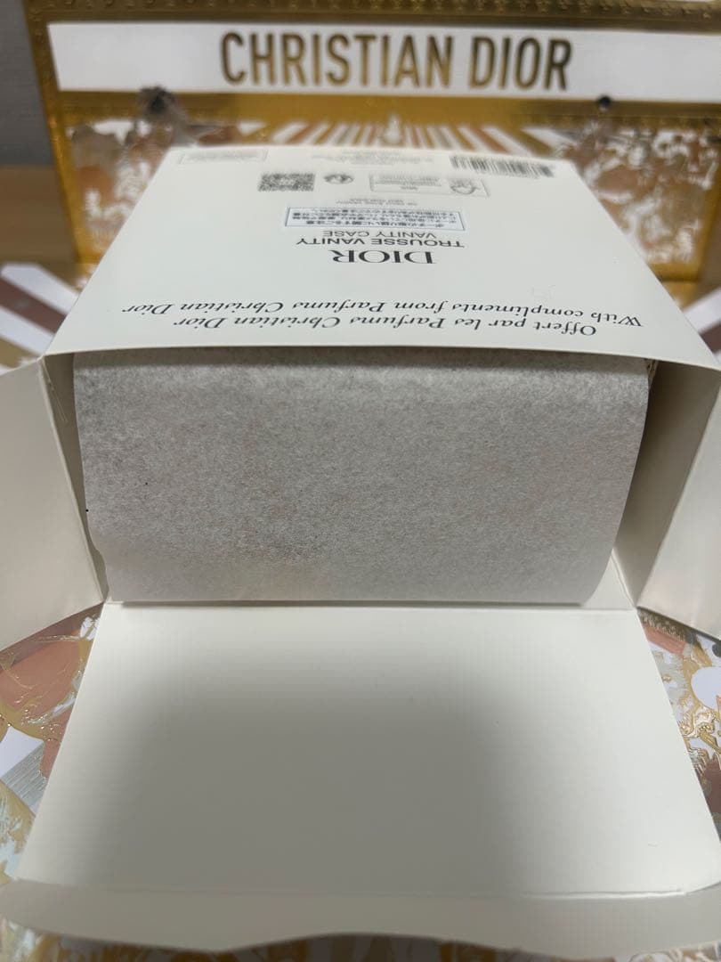 4点　DIOR クリスマス限定 メイクアップ　ディオール　チーク　ハイライト