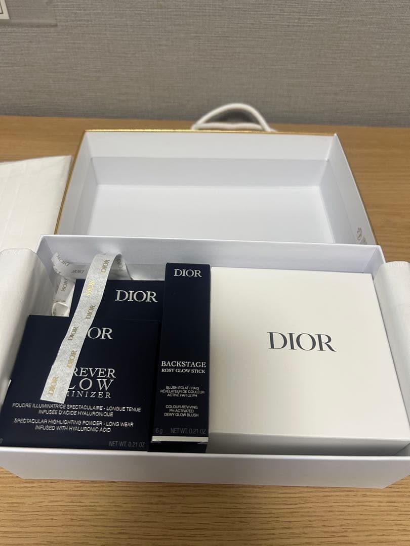 4点　DIOR クリスマス限定 メイクアップ　ディオール　チーク　ハイライト