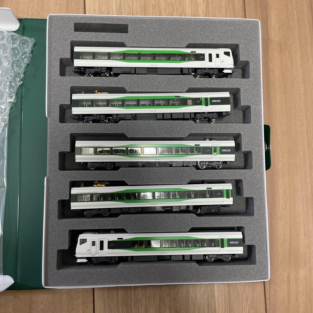 KATO E257系　5500番台草湯・四万/あかぎ10-1884 5両セット