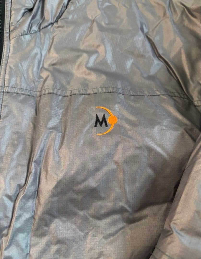 ムーンストーン　グレー ダウンジャケット