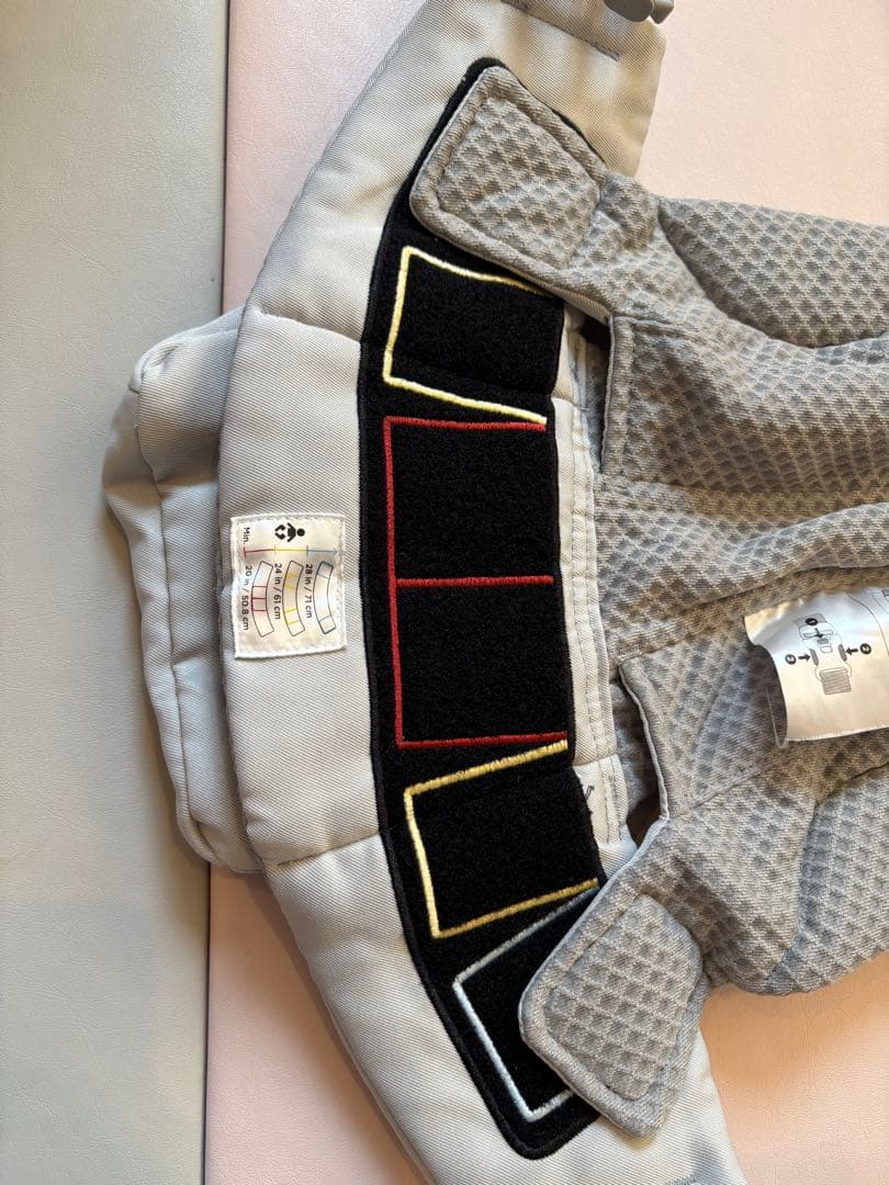 エルゴ　抱っこひも グレー 収納ポケット付きOMNI Breeze おまけ付き