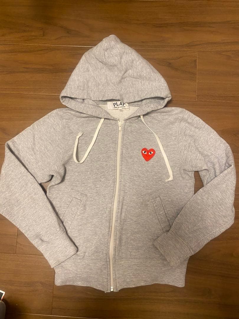 美品♡コムデギャルソンプレイ　レディースXSパーカー