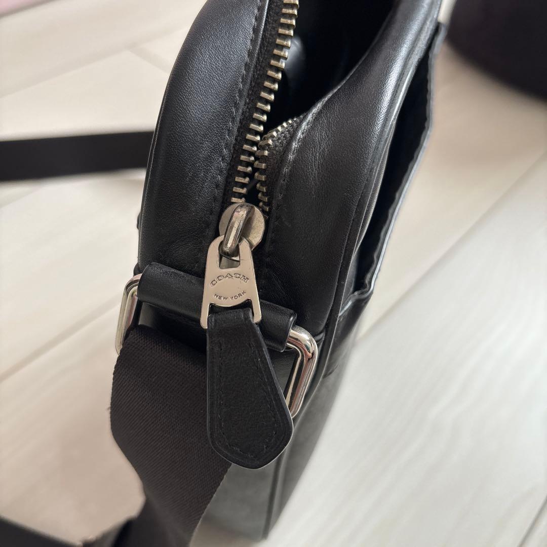 【COACH】ブラック ショルダーバッグ