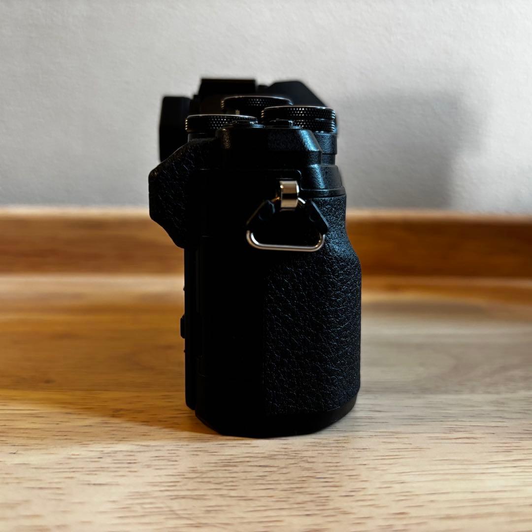 【美品】OLYMPUS OM-D E-M10 Mark IV レンズ付き