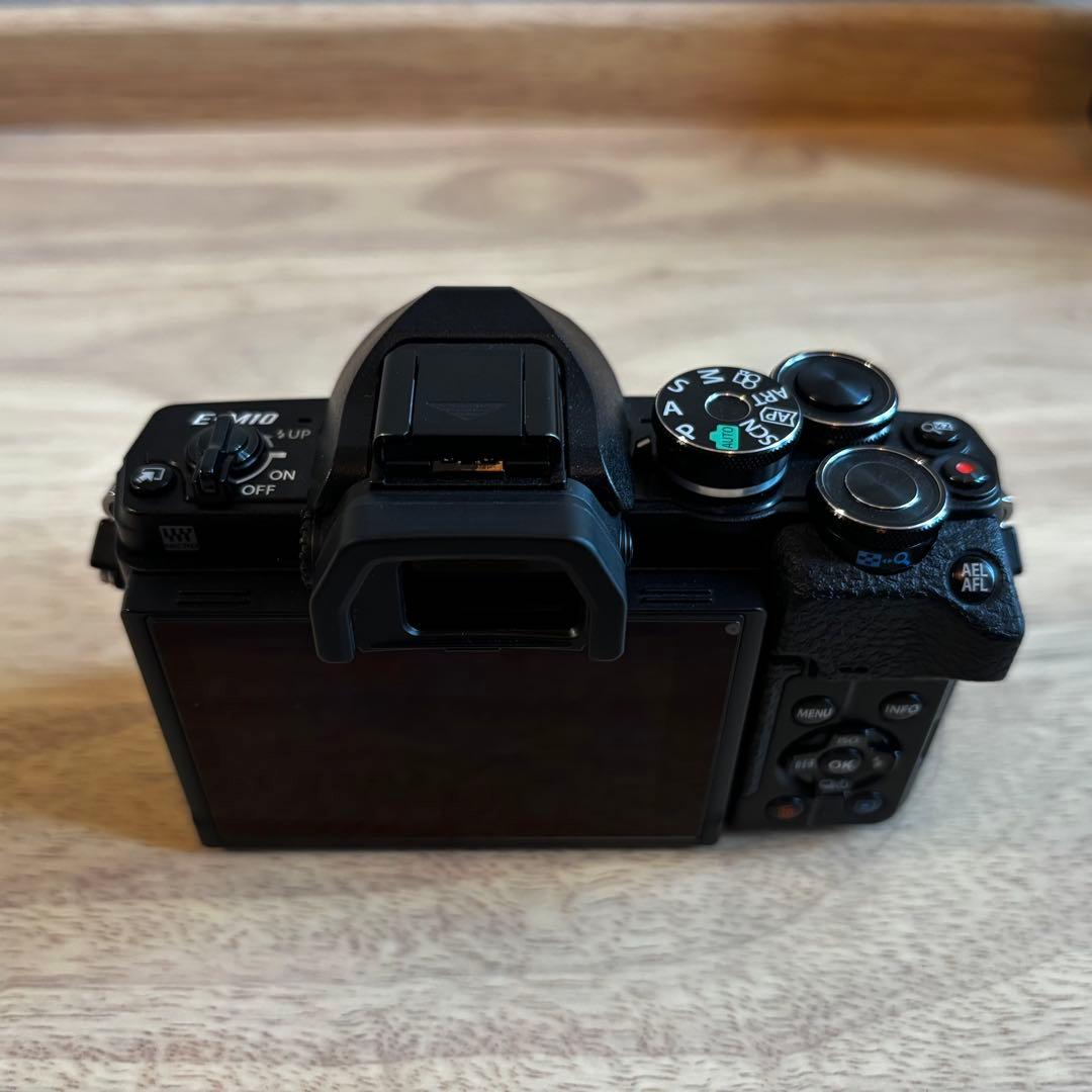 【美品】OLYMPUS OM-D E-M10 Mark IV レンズ付き