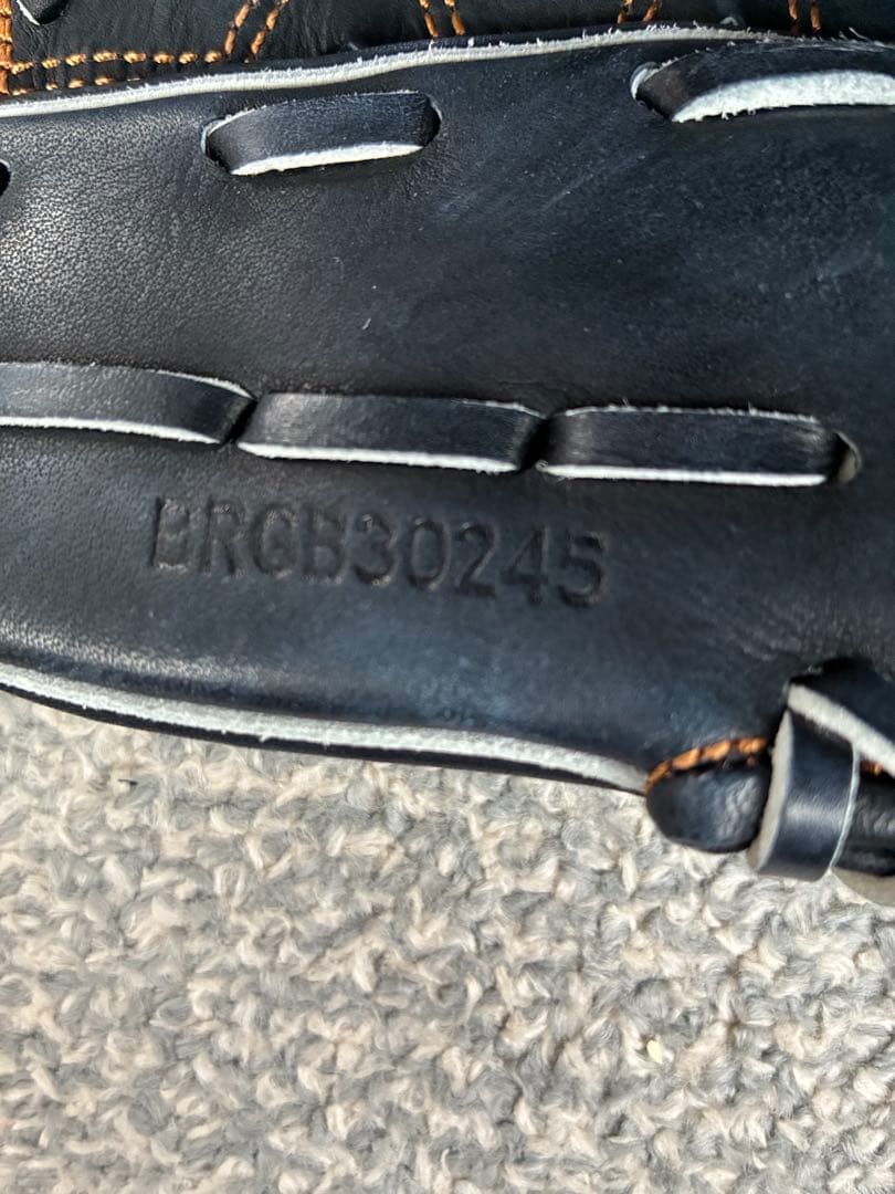 ZETTプロステイタス軟式内野手用グラブ