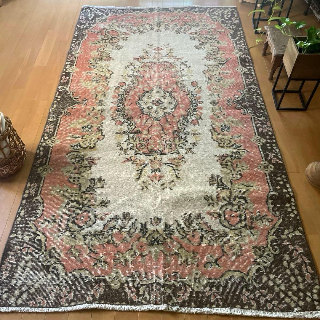 111×203くすみサーモンピンク　フローラルメダリオン　トルコヴィンテージラグ