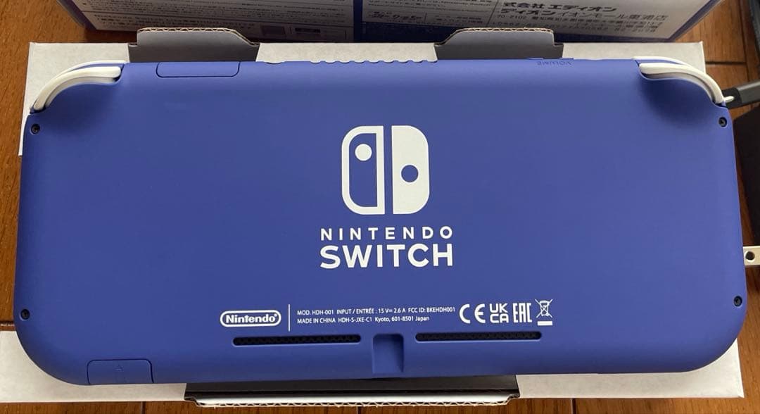ニンテンドーSwitchライト　ブルー　本体