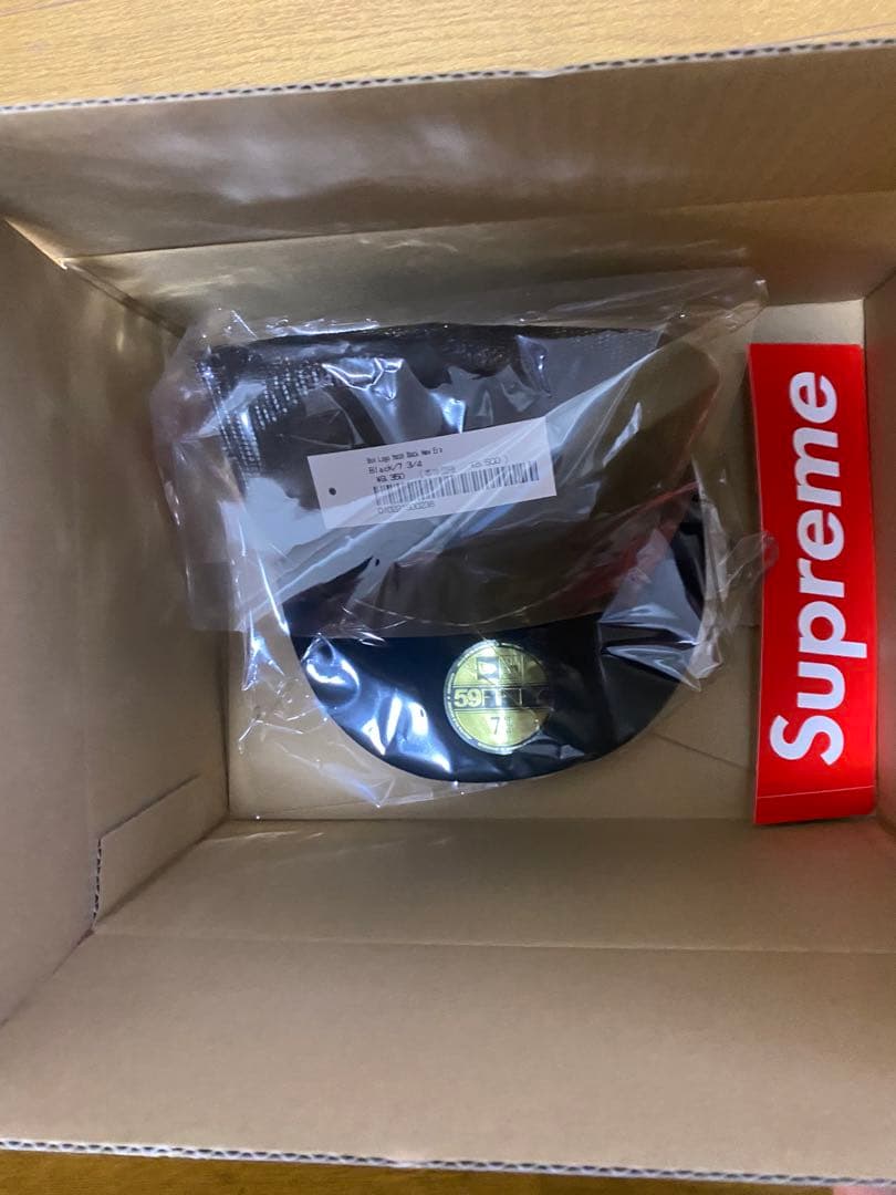 SUPREME　NEWERA キャップ