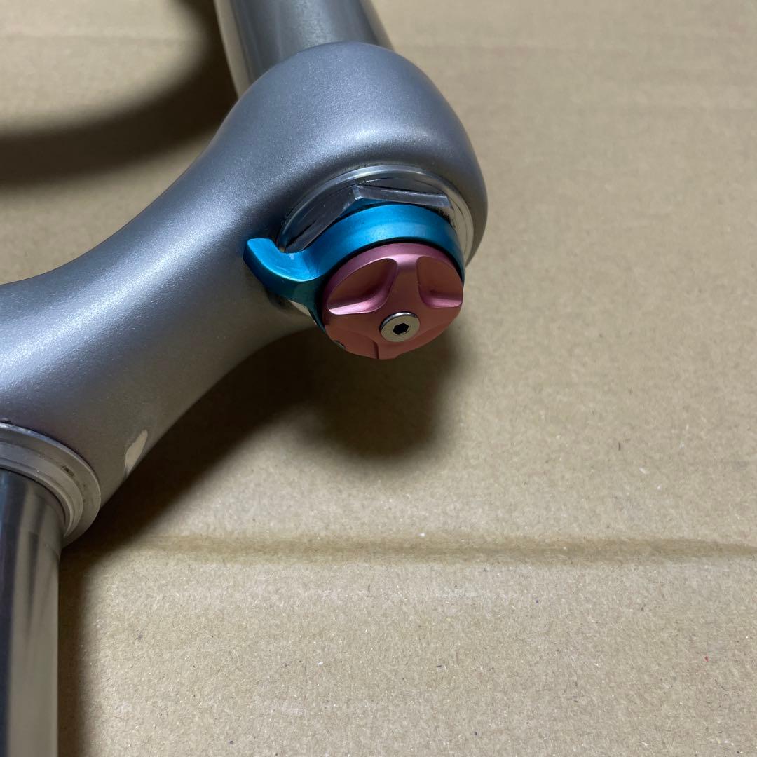 FOX 26インチサスペンションフォーク　F100RL