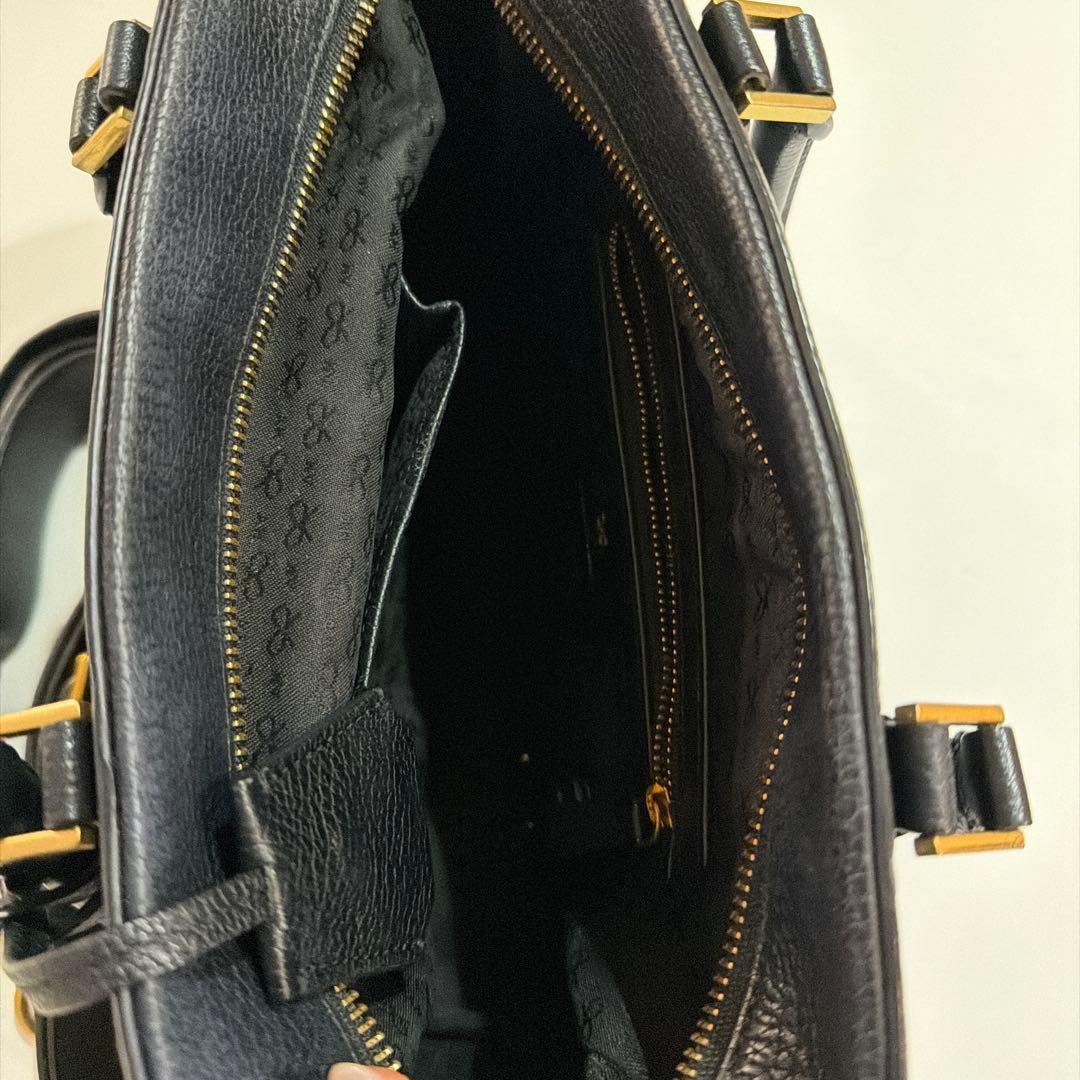 ロ*ェ様 アニヤハインドマーチ　ブラックレザー ハンドバッグ　カーカー