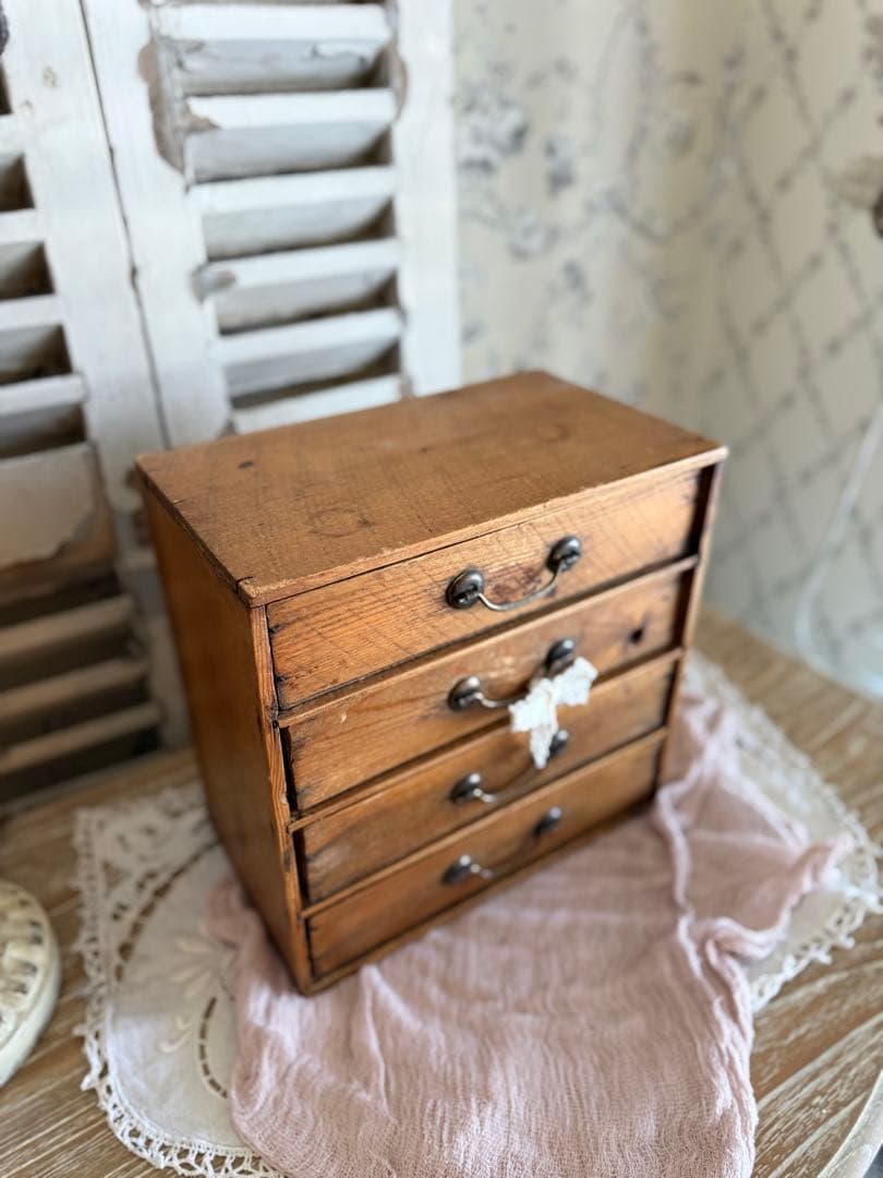 フランスアンティーク小さな木製4段ドゥロワー引き出し抽斗