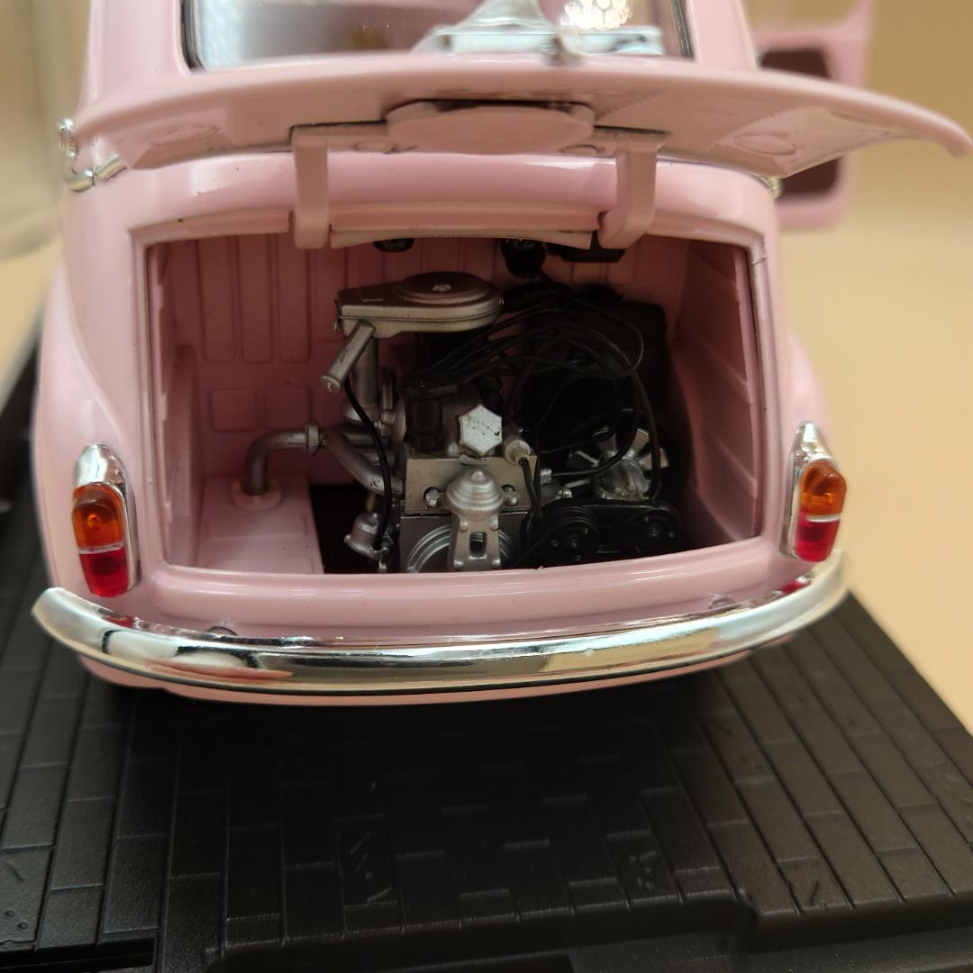 1/18 フィアット600 ムルティプラ FIAT Multipla ミニカー