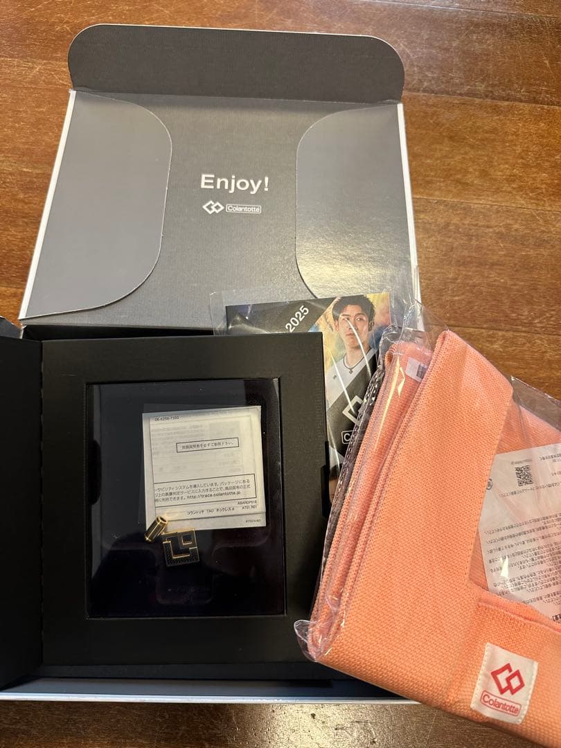 colantotte ネックレスとポーチセット