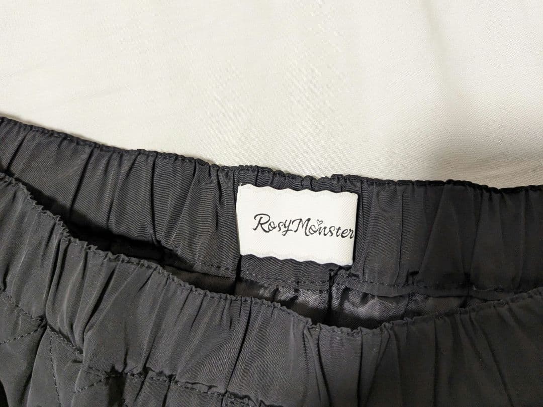 saki　rosy monster キルティングショートパンツ