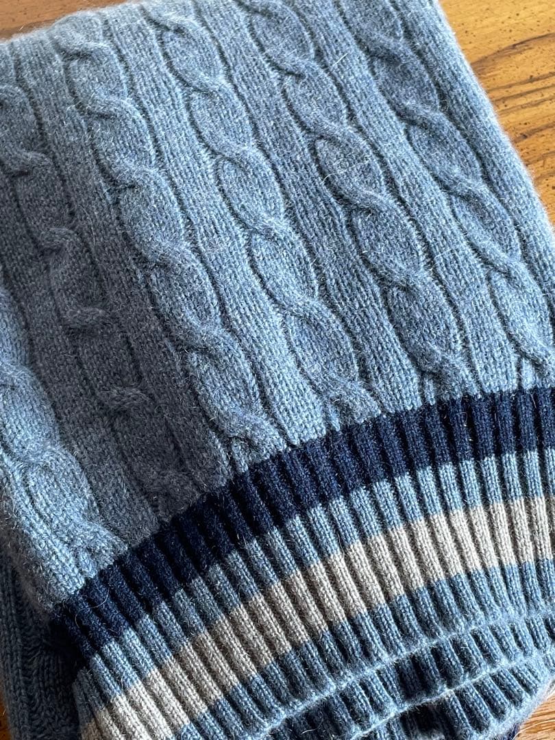 新品未使用【ウィリアムロッキー】サイズ40カシミヤ100%Vネックセーター