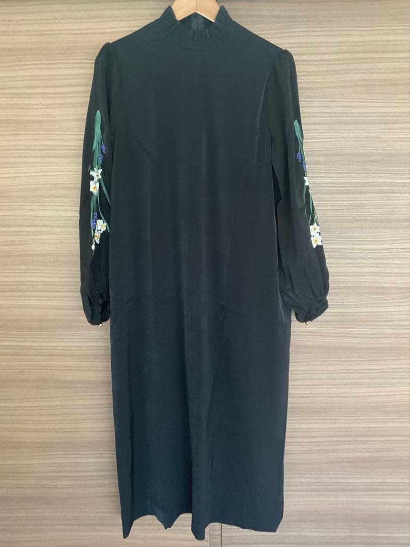 iconology 花を着るワンピース#03　水仙