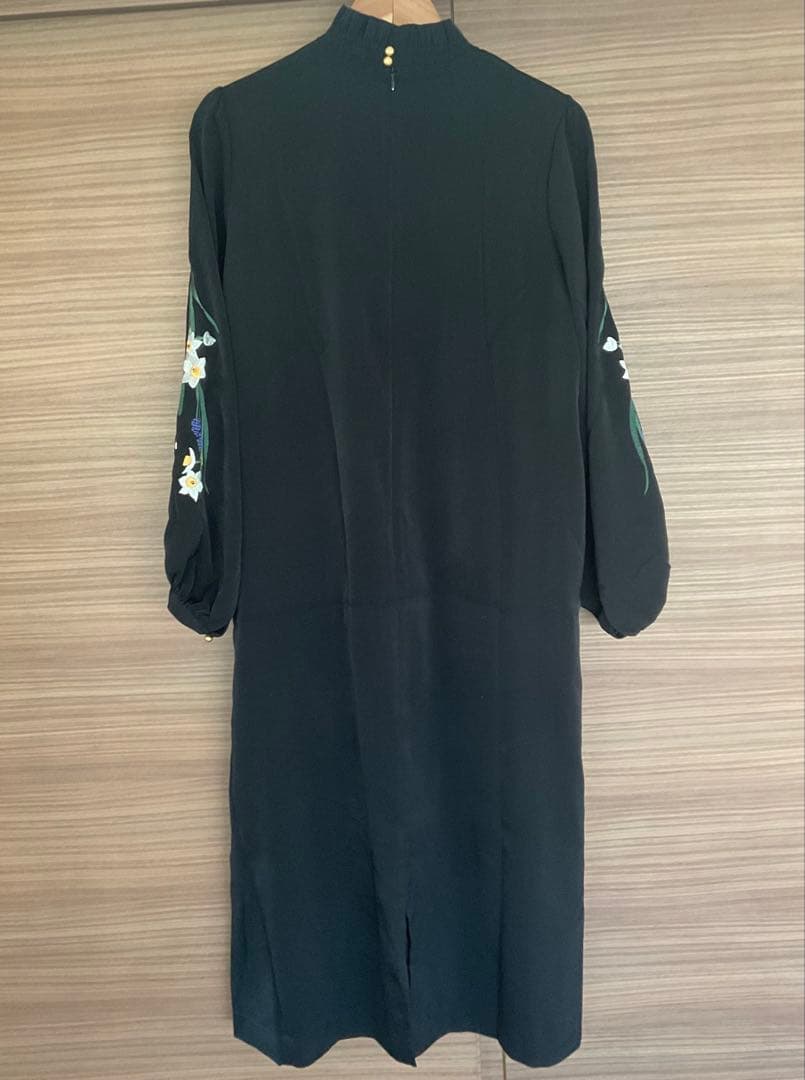 iconology 花を着るワンピース#03　水仙