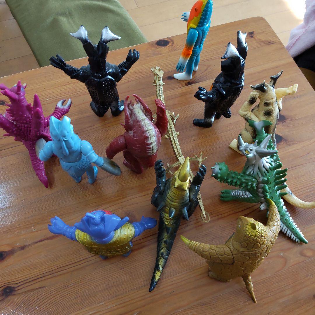 昭和ウルトラマン 　　　　　　　　　怪獣ソフビ 12体セット