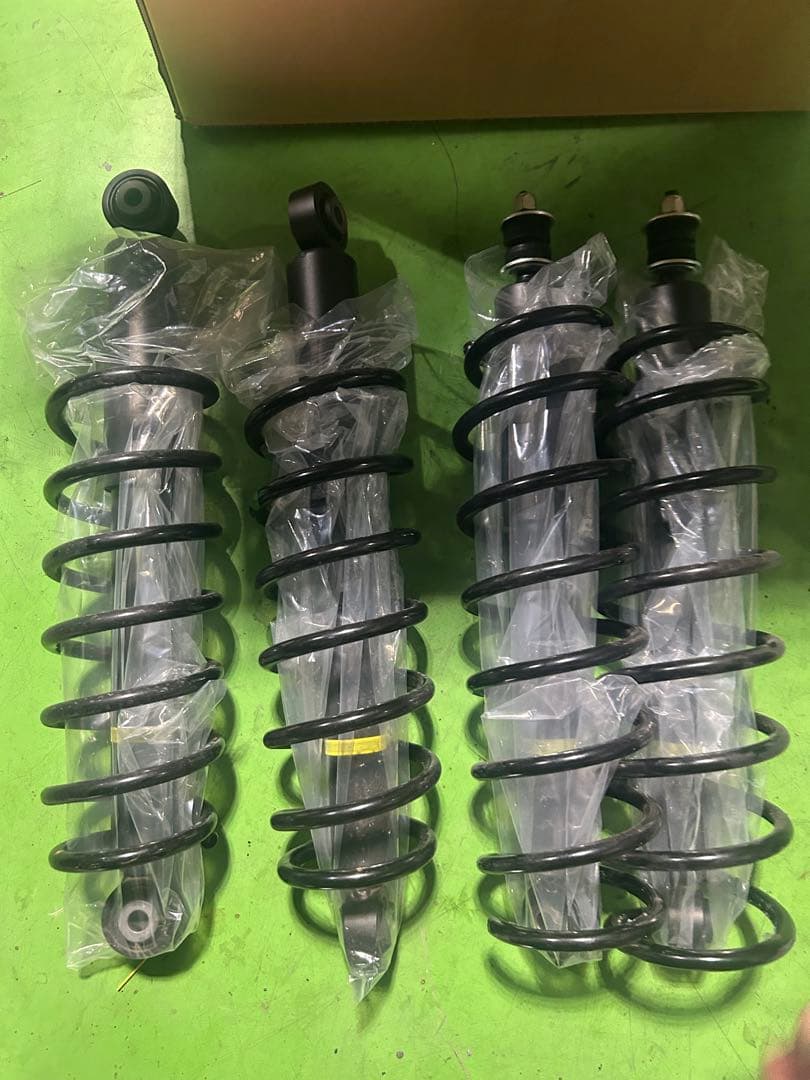 ジムニー　JB64 純正サスペンション　美品