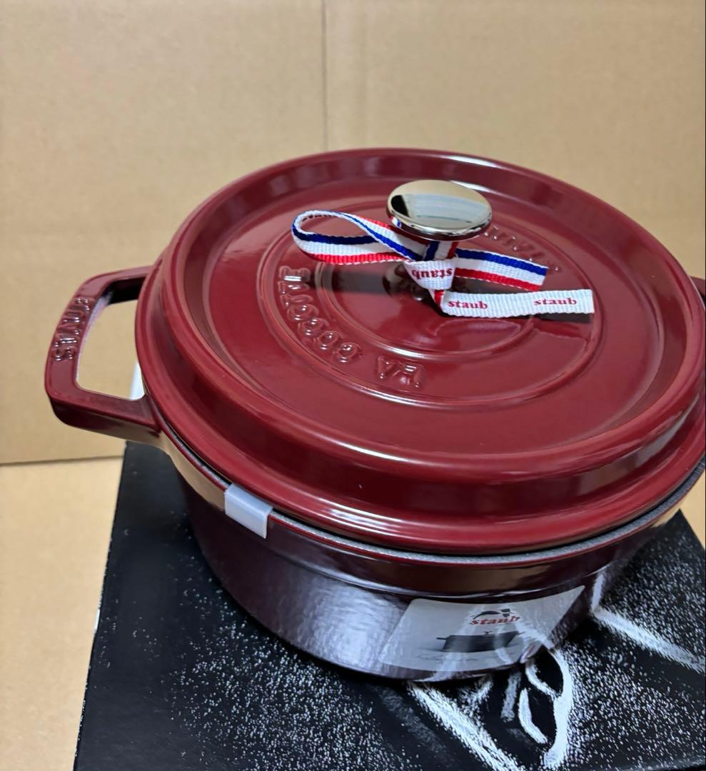 新品未使用品　ストウブ　ピコ・ココット ラウンド 22cm ボルドー