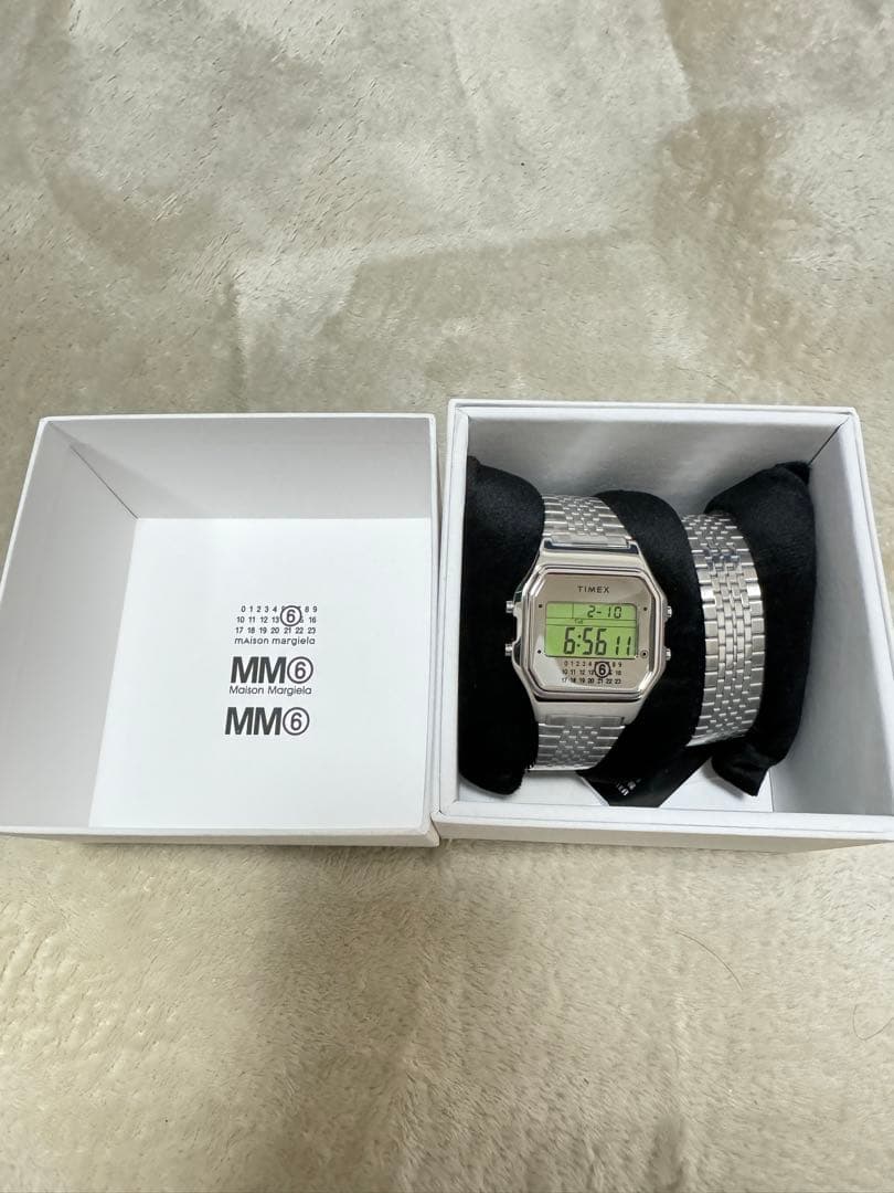 TIMEX × MM6 Maison Margiela T80 Gift Set