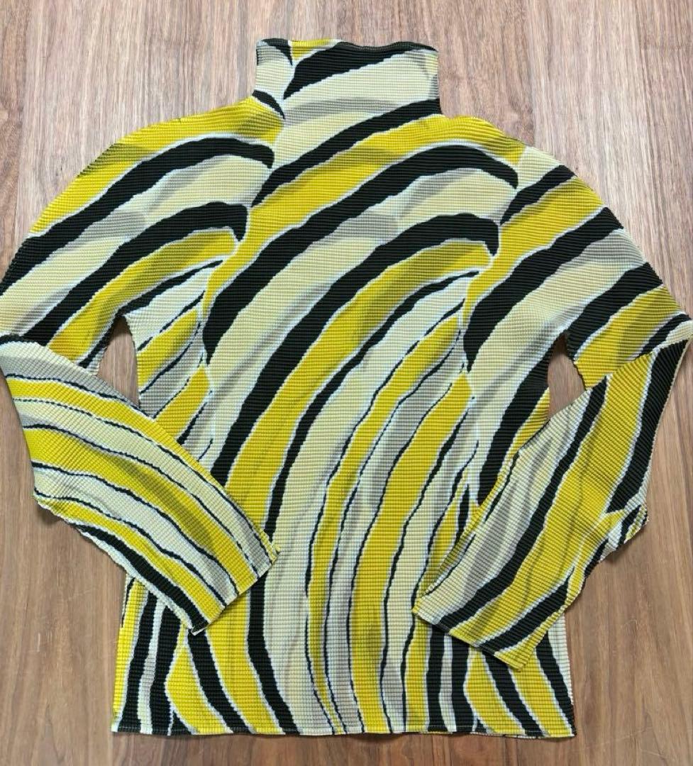 美品◇me ISSEY MIYAKE◇ゼブラ柄ボトルネック カットソー◇イエロー