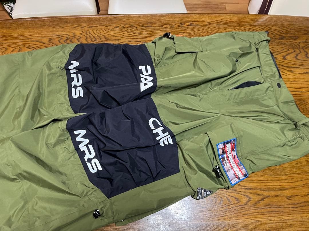 25-26新作　MOUNTAIN ROCK STAR スノーボード上下セット