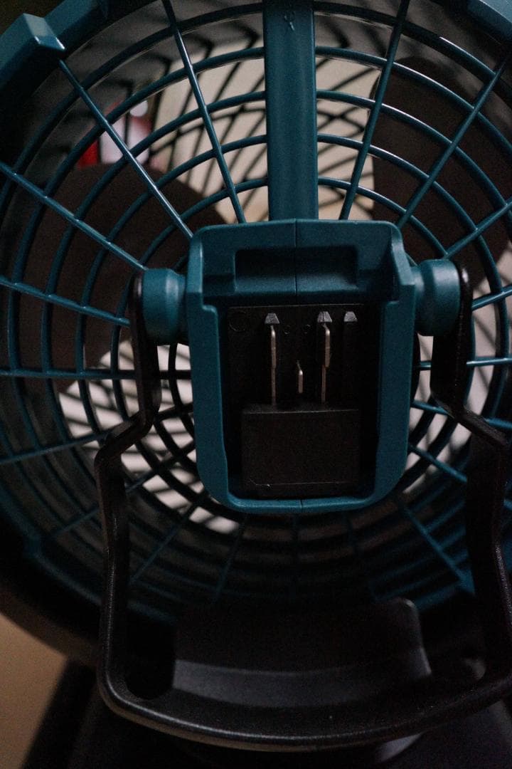 マキタの充電式ファン（CF101D）扇風機　サーキュレーター