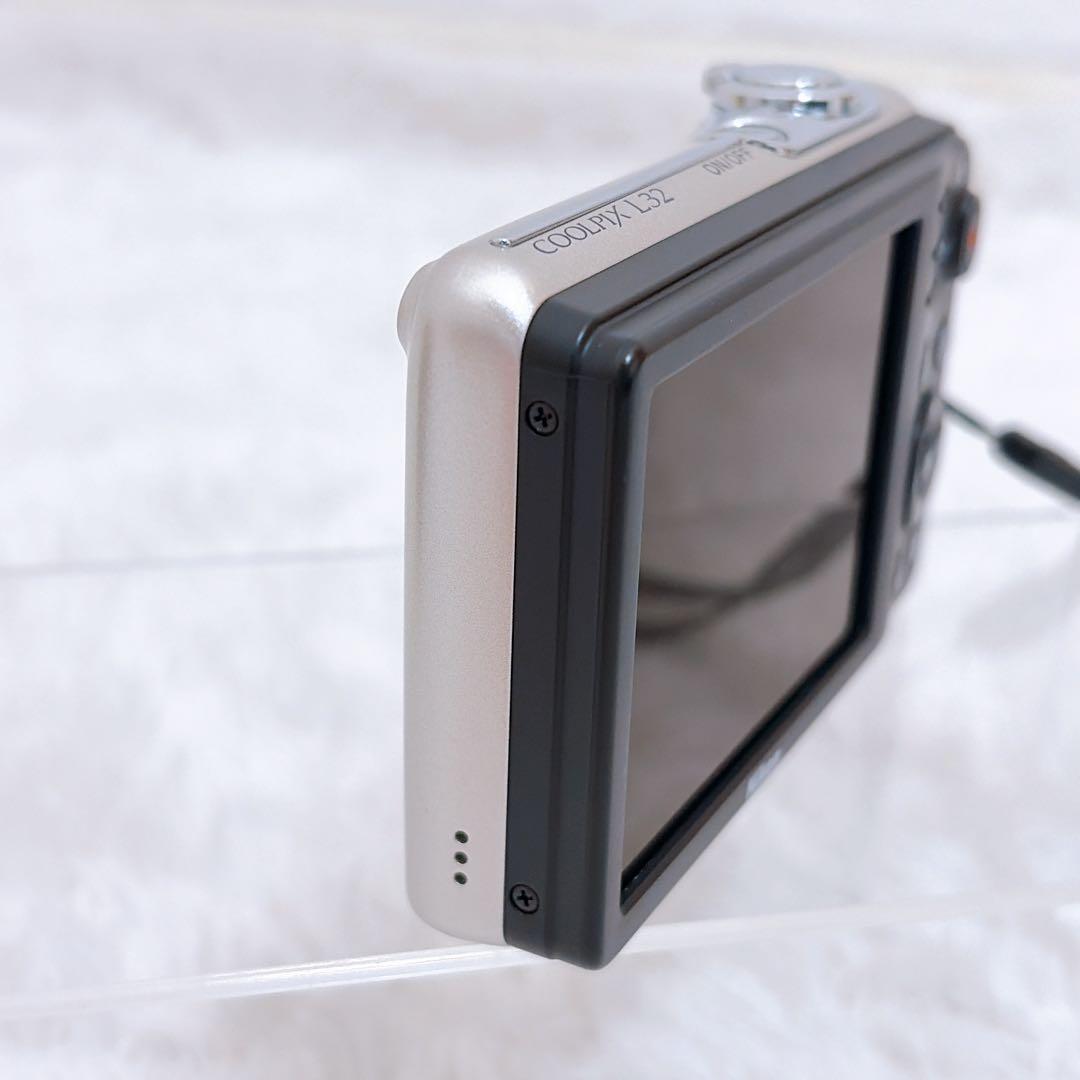 Nikon ニコン COOLPIX L32 シルバー コンパクトデジタルカメラ
