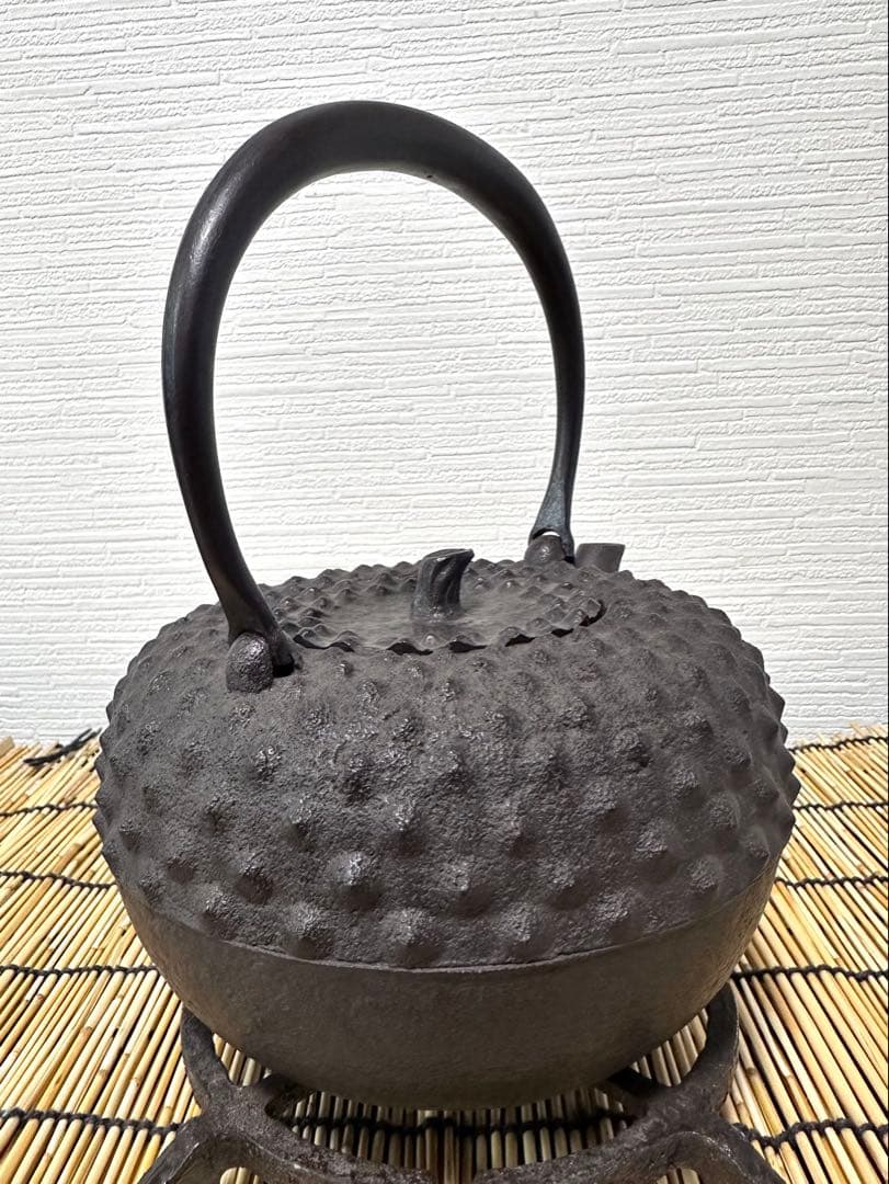 未使用品　南部長文堂 二代目 長谷川文雄造　鬼アラレ　南部鉄瓶　南部鉄器