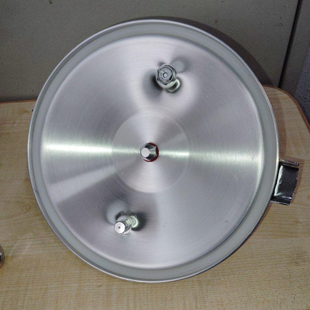 値下げ　大型圧力鍋 (9 L)