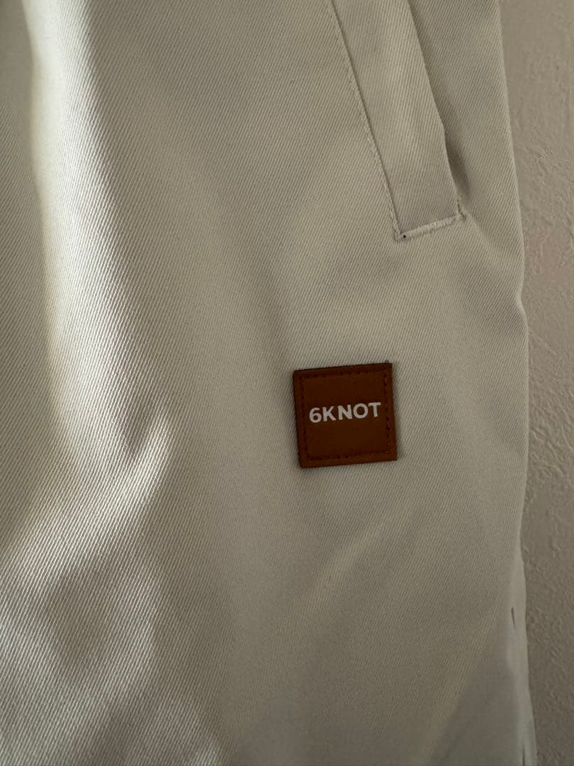 スノーボードウェア　6KNOT ズボン　パンツ　Mサイズ　ホワイト