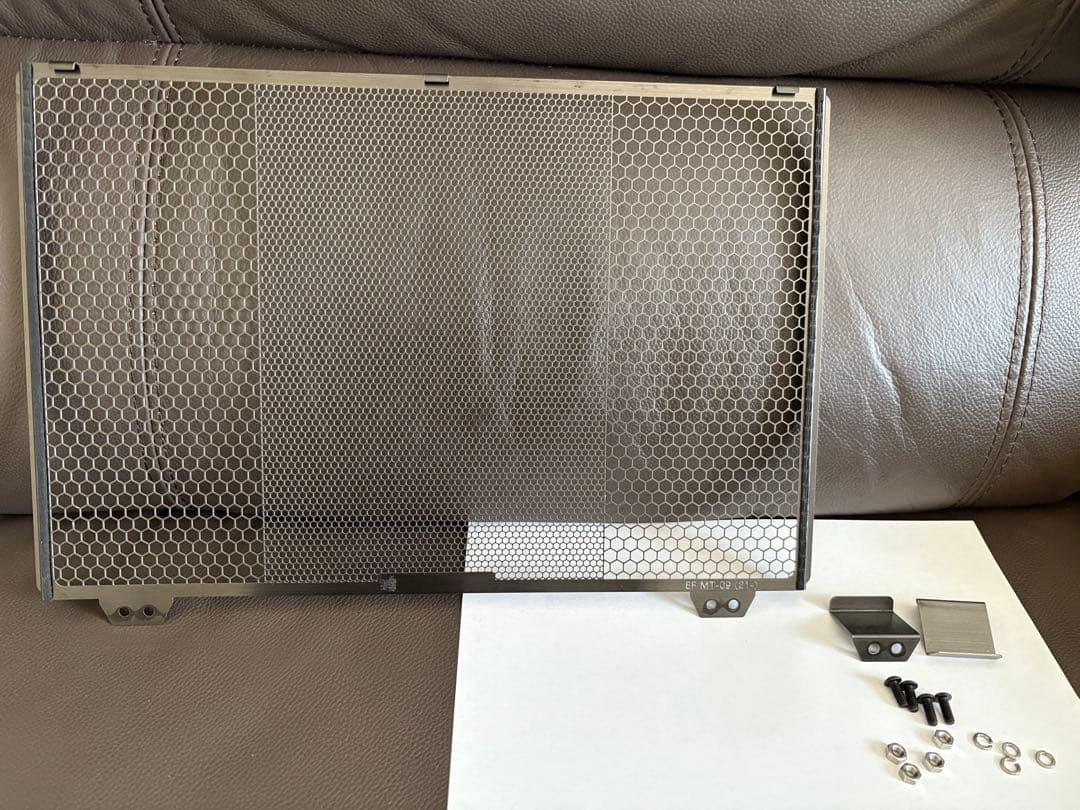 エッチングファクトリー ラジエーターガード：ブラック RGY-MT09-01