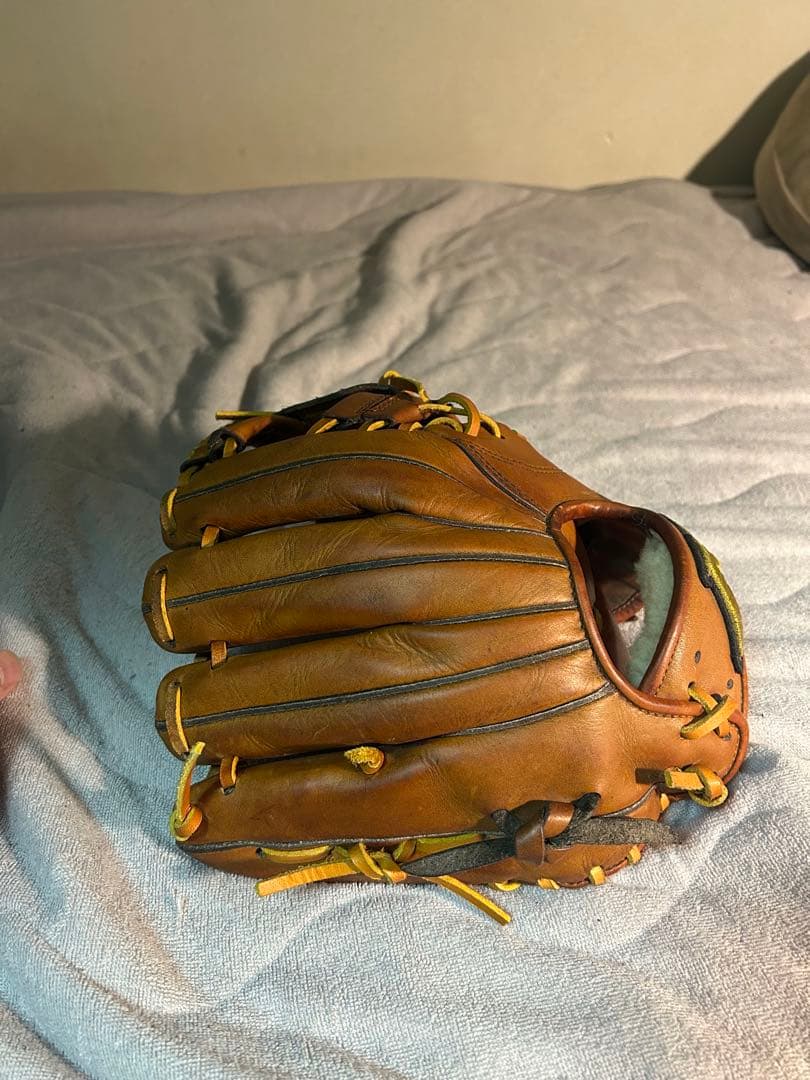 ATOMS 硬式グローブ　アトムズ　袋付き　ヒモ交換済み