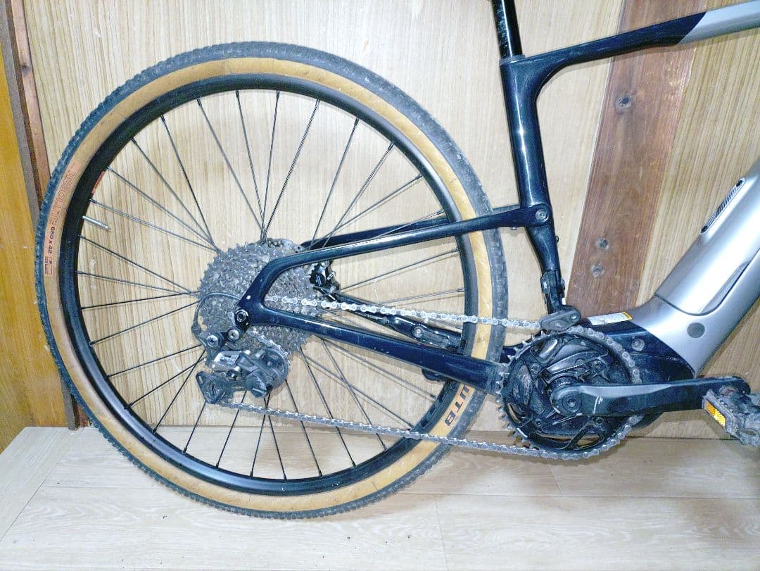 キャノンデール　トップストーンネオカーボンレフティ3　　グラベルロード