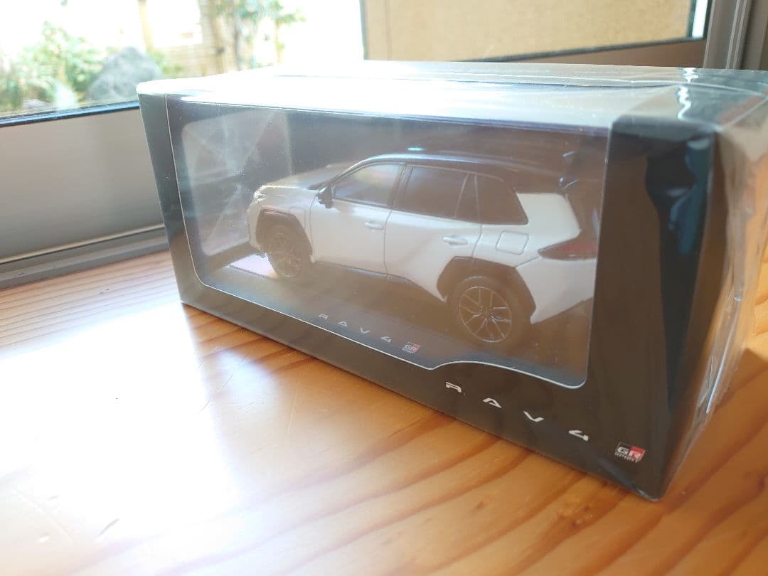 【GRスポーツ】新型RAV4　GRスポーツ　ブラック×プラチナホワイト